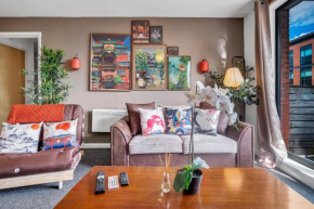 Anime Suite - Central and Free Parking with Netflix